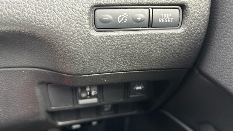 Nissan Qashqai 1.3 DiG-T Acenta Premium 5dr Petrol Hatchback